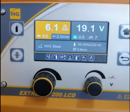 Сварочный полуавтомат HUGONG EXTREMIG 200 III LCD Сварочный полуавтомат HUGONG EXTREMIG 200 III LCD